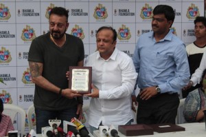 Tree Plantation & Initiative By MCGM & Bhamla Foundation With Sanjay Dutt