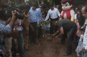Tree Plantation & Initiative By MCGM & Bhamla Foundation With Sanjay Dutt