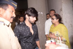 Himesh Reshammiya (aka) HimeshReshammiya