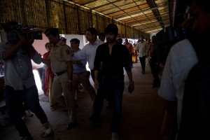 Himesh Reshammiya (aka) HimeshReshammiya