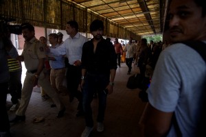 Himesh Reshammiya (aka) HimeshReshammiya