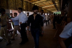 Himesh Reshammiya (aka) HimeshReshammiya