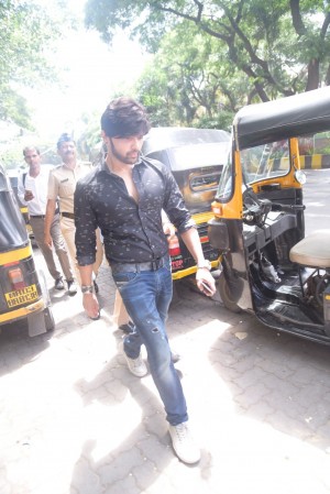 Himesh Reshammiya (aka) HimeshReshammiya