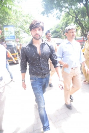 Himesh Reshammiya (aka) HimeshReshammiya