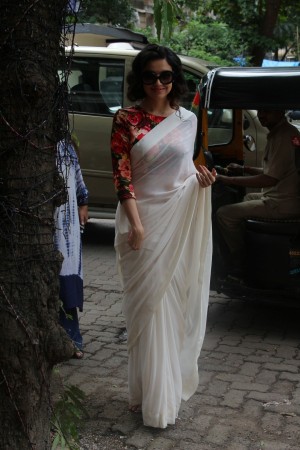 Divya Khosla Kumar (aka) Divya KhoslaKumar