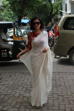 Divya Khosla Kumar (aka) Divya KhoslaKumar