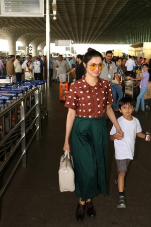 Divya Khosla Kumar (aka) Divya KhoslaKumar