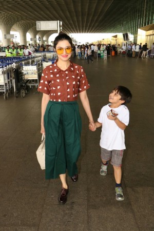 Divya Khosla Kumar (aka) Divya KhoslaKumar