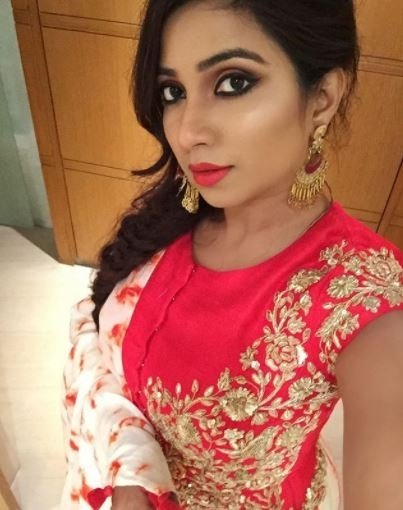 Shreya Ghoshal (aka) ShreyaGhoshal