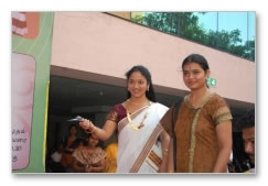 Going place - Zee Bus launch images