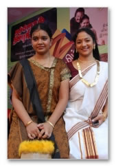 Going place - Zee Bus launch images