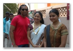 Going place - Zee Bus launch images