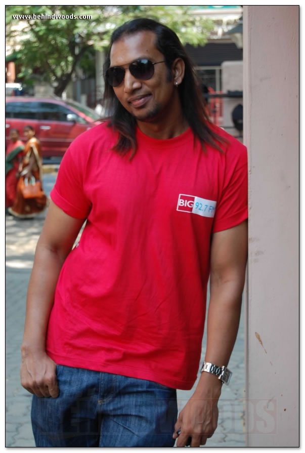 Going place - Zee Bus launch images