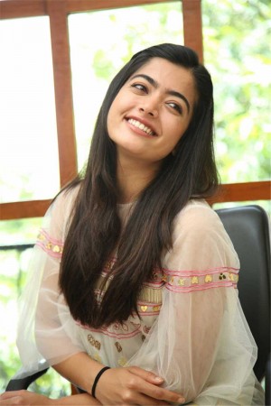 Rashmika Mandanna (aka) RashmikaMandanna