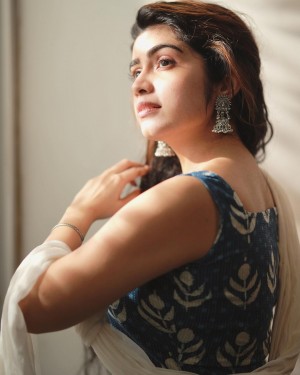 Manasa Radhakrishnan (aka) Manasaa
