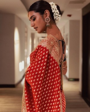 Priya Prakash Varrier (aka) Priya Varrier