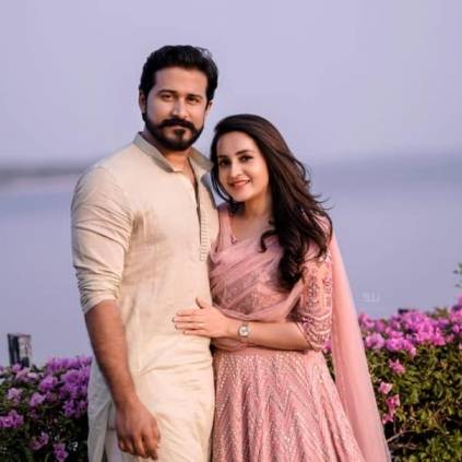 Actress Bhama shared her Engagement photos in facebook