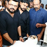Industry's last respect to Actor Kalabhavan Mani