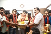 Kaththi Sandai (aka) Kaththi Sandai