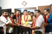 Kaththi Sandai (aka) Kaththi Sandai