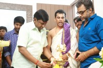 Kaththi Sandai (aka) Kaththi Sandai