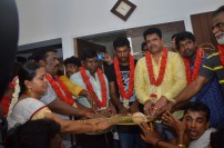 Kaththi Sandai (aka) Kaththi Sandai