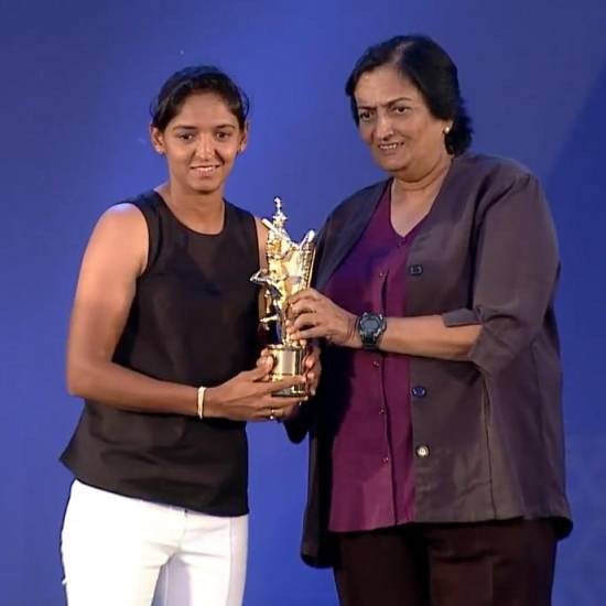 Best International Cricketer - Women – Harmanpreet Kaur (2016 - 2017 season)