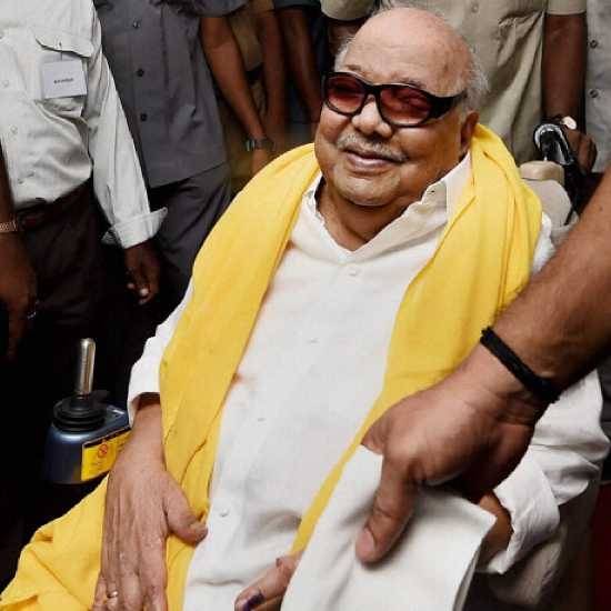 சுதந்திர தினத்தன்று முதல்வர்கள் கொடியேற்றும் உரிமை