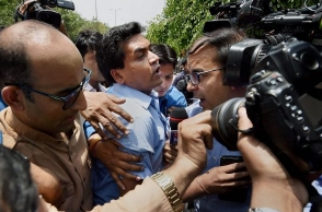 Former Minister stages protest in front of CM's house