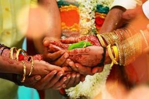 Members of Same Family Marry & Divorce Each Other for 23 Times in 1 Month!