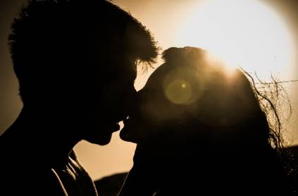 Weightloss: Does kissing help in losing weight? Kissing diet!