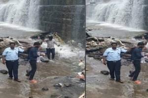 Photo Viral: 2 men fall from 20 feet into water while taking selfie