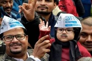 AAP Invites 'Baby Mufflerman' at Arvind Kejriwal’s Swearing In Ceremony With An Adorable Post
