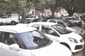 Click pics of illegally parked vehicles and get a reward