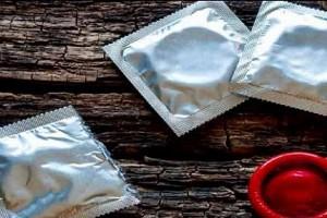 Govt. Doctor prescribes Condom 'Nirodh' for Woman suffering from Stomach Pain!