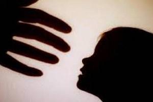 Father rapes 6-year-old daughter for 15 years, also rapes his younger daughter - What the mother did is disgusting!