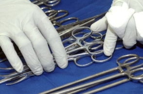 Government doctors leave surgical scissor in man’s abdomen!