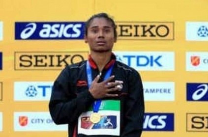 Hima Das breaks down while singing National Anthem, check out PM Modi's reaction