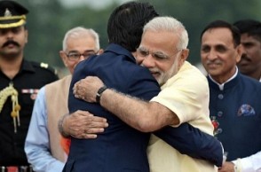 “Hug farmers and laborers, not just special people” – Top politician lashes out at PM Modi