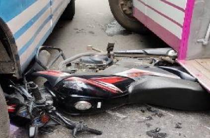 Kerala men escape death as bike falls between two buses!