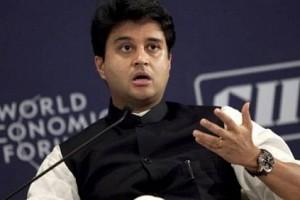 After 18 Years in Congress, Jyotiraditya Scindia Quits Party; Family Backs Decision! 
