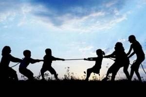 Teen dies while playing tug-of-war in college