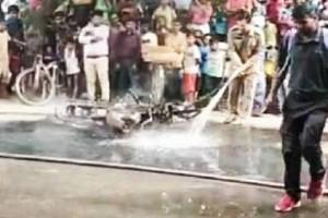 Man sets motorcycle on fire after traffic police issued challan