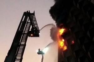 Video: Massive Fire At 10-Storey Building, More Than 50 Fire Tenders At The Spot! 