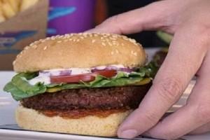 Shocking Details! Man chokes, spits blood after eating burger
