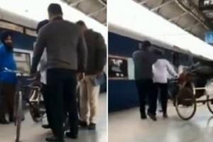 Rickshaw-Puller Thrashed On Railway Station: Video Goes Viral