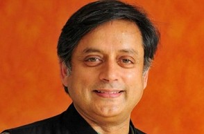 Republic TV journalist apologizes to Shashi Tharoor