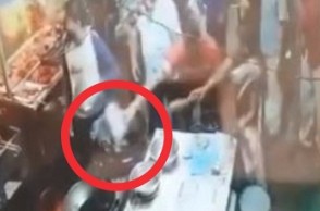 Shocking: Restaurant owner pours hot oil on customer who complained
