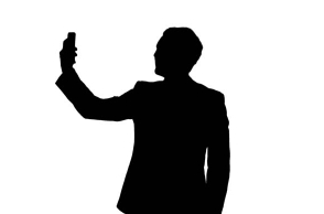 Student dies while taking selfie near waterfalls