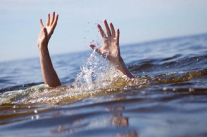 Two women drown in river while taking selfie